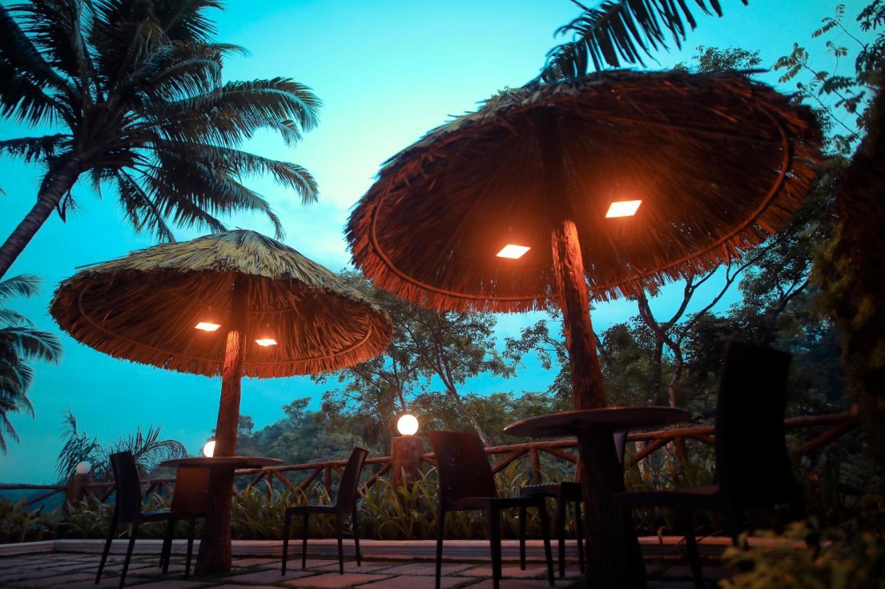 Thenmala Hormuz Inn Kolattupuzha Exterior photo