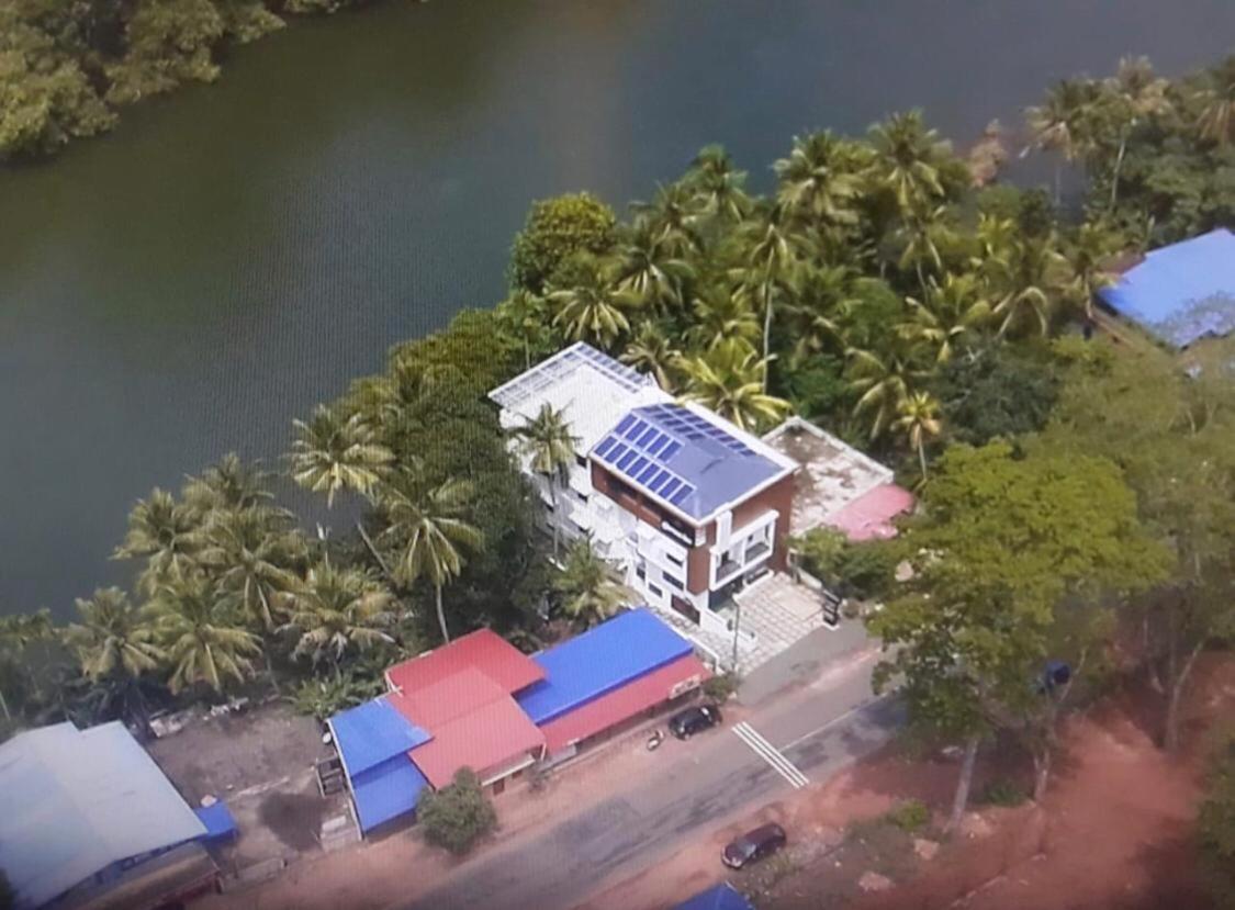 Thenmala Hormuz Inn Kolattupuzha Exterior photo